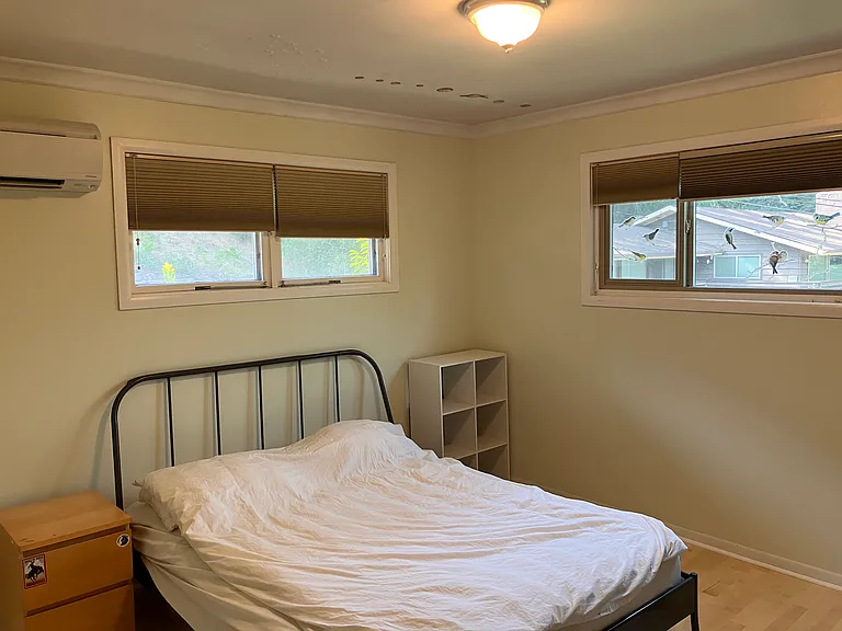 535 SW Walnut St — Photo 6