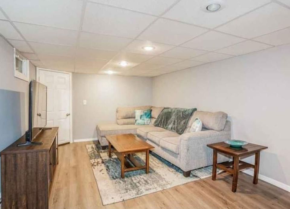 1st image of 12 Arpage Dr W