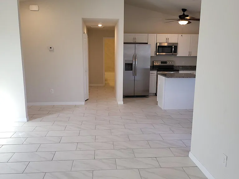 1001 NE 7th Ave — Photo 9