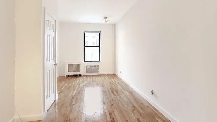 Rented by Michael Apfelbaum, LREB | media 4