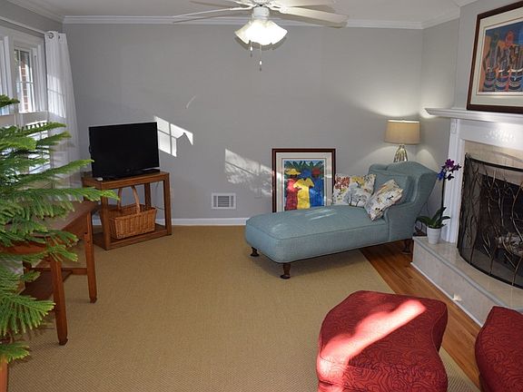 4th image of 1443 Nottingham Dr SE