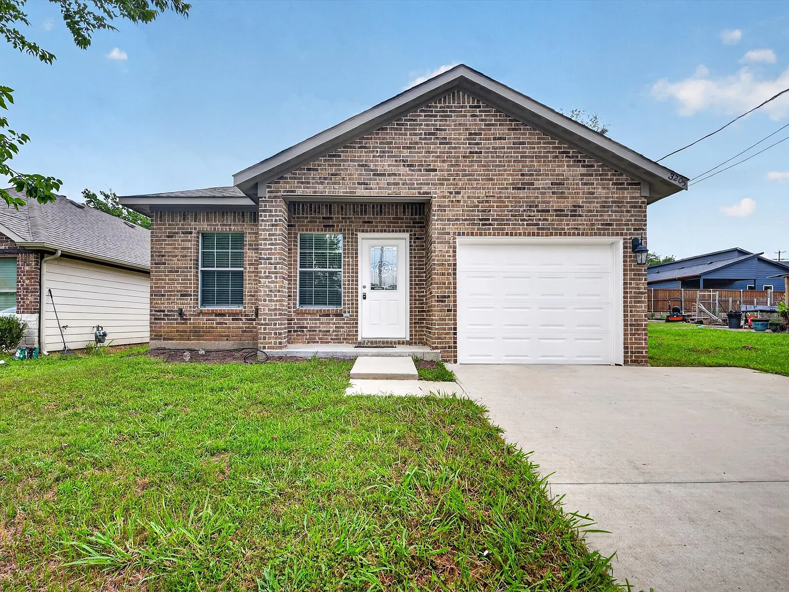 3 bed, 1258 sqft, $1,550 — Photo 1