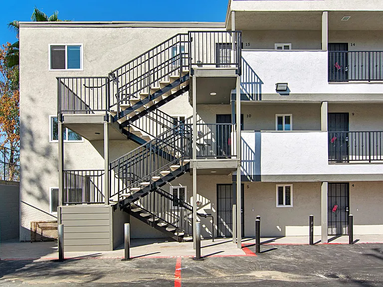 Pacific Cove — Photo 8