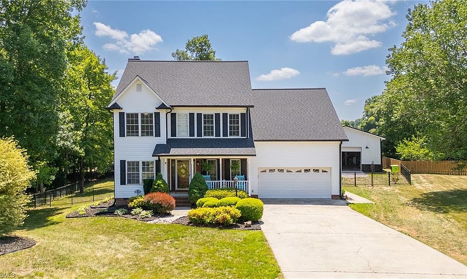 1st image of 323 Ridge Dr