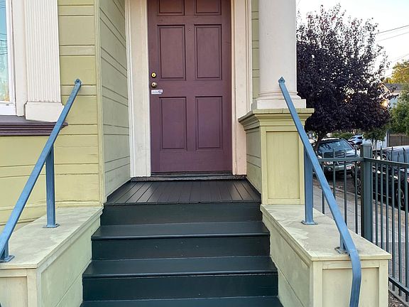 Front door/private entry