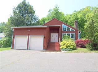 880 S Grand St, East Granby, CT 06026