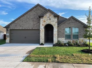 655 Divine Gardens St, Lavon, TX 75166