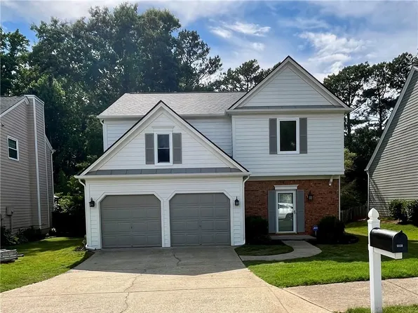 5030 Foxberry Ln, Roswell, GA 30075