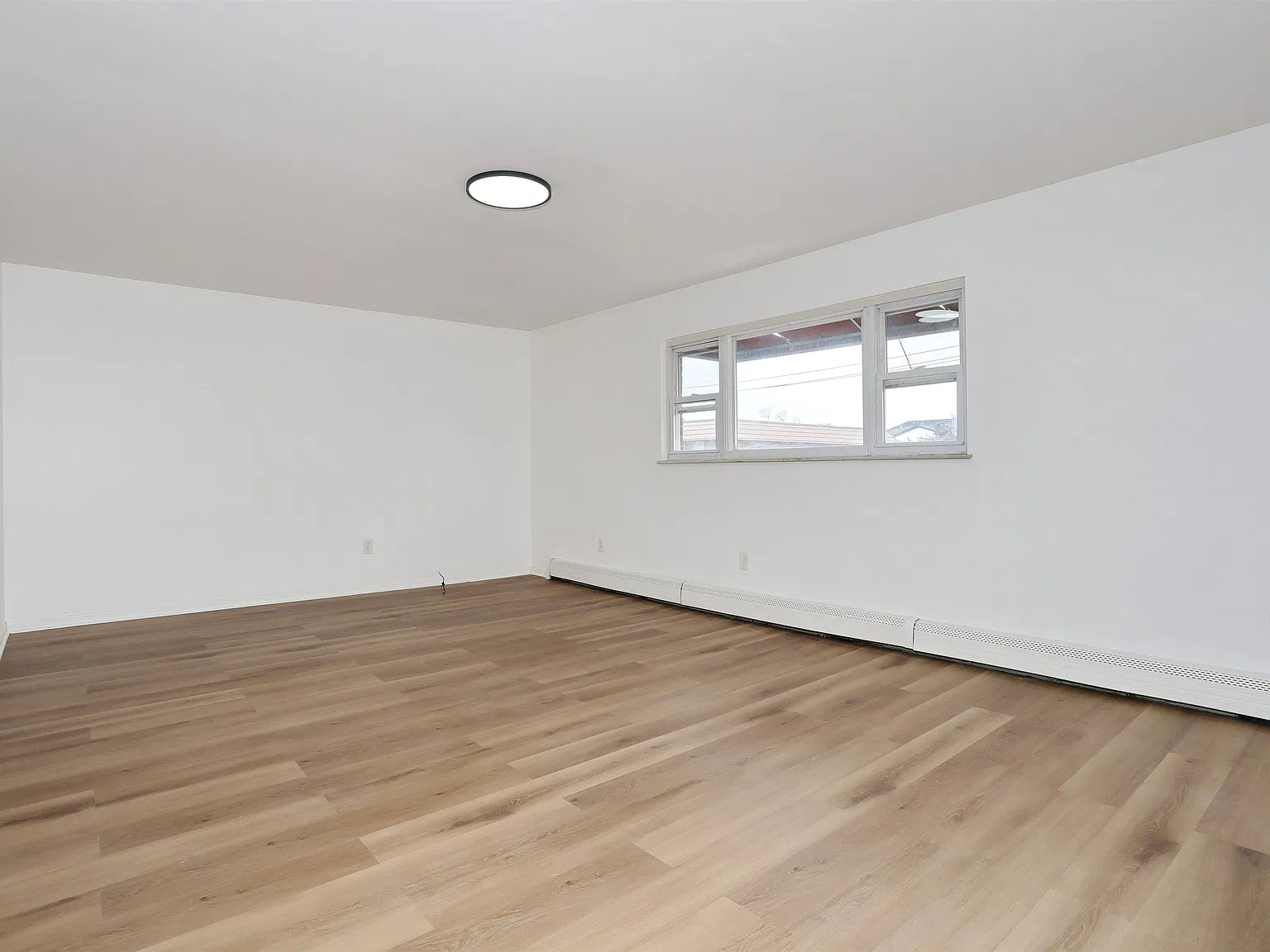 3 bed, 1.0 bath, $2,800 — Photo 4