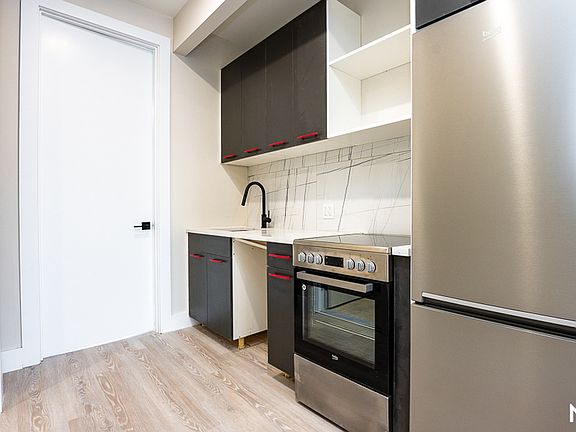 5th image of 373 Knickerbocker Ave #4R