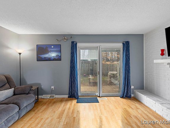 5th image of 2575 Chatham Woods Dr SE #11