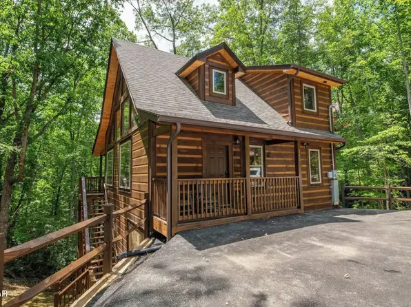 515 Deer Path Ln, Gatlinburg, TN 37738