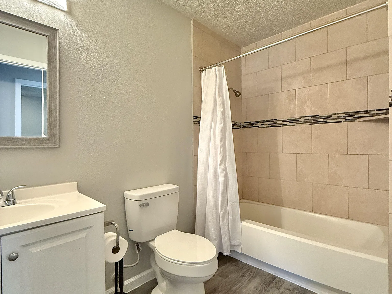 4 bed, 2.0 bath, 1543 sqft, $663 — Photo 3