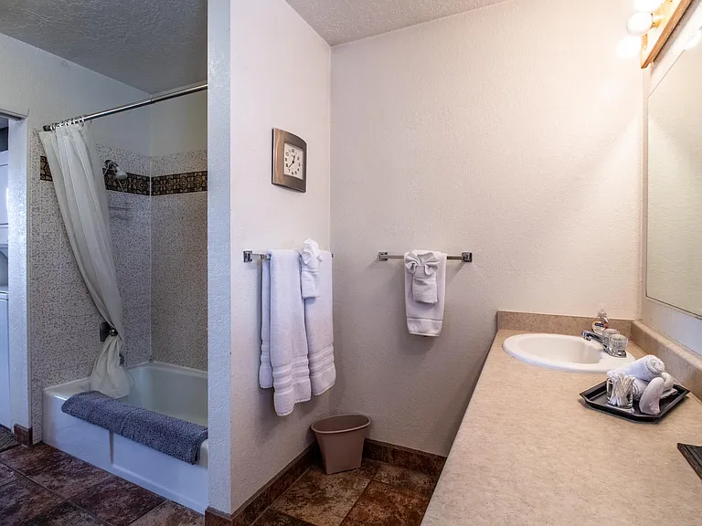 1005 E Navajo St — Photo 10