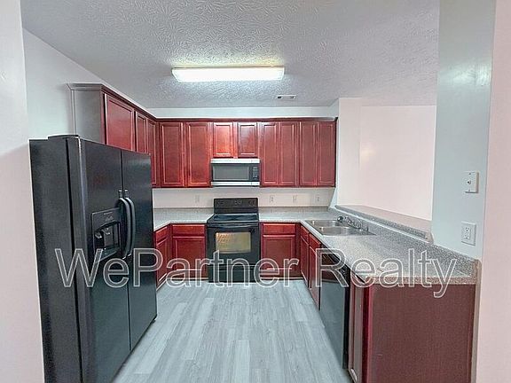 5th image of 4222 High Park Ln