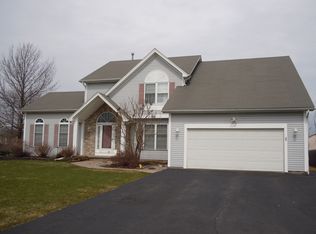 28 Tay Brook Ln, Rochester, NY 14612