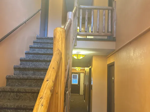 1331 N 7th St #B, Clear Lake, IA 50428