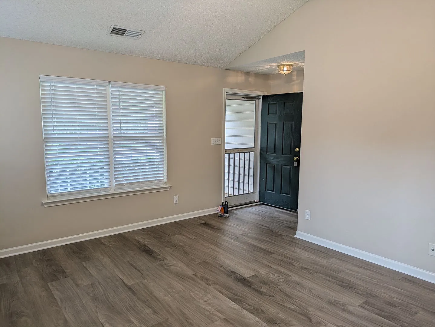 3 Bedroom Ranch in Tara's Trace! — Photo 2
