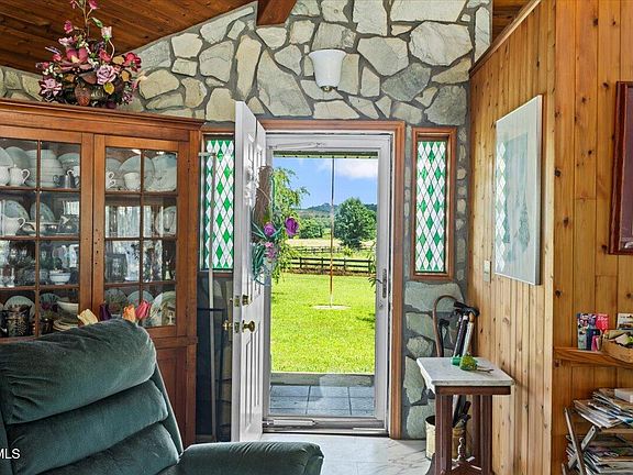 57th image of 628 Christian Bend Rd