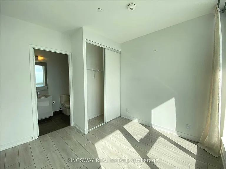 898 Portage Pkwy #Penthouse 05 — Photo 23