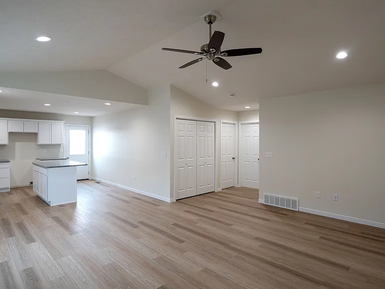 4321 Dawn St — Photo 3