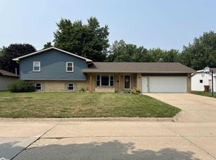 235 Windwood Dr, Carroll, IA 51401