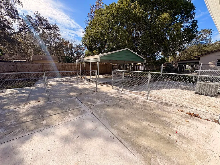 306 Seasons Ct — Photo 9
