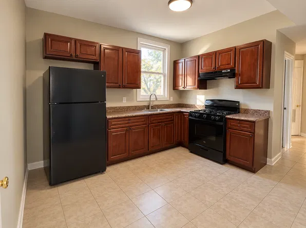 831 S 17th St Floor 3, Newark, NJ 07108