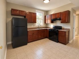 831 S 17th St, Newark, NJ