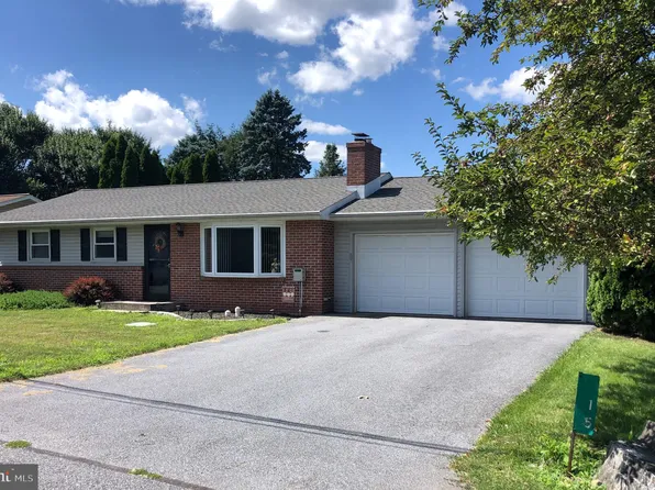 15 Elizabeth Ave, Leola, PA 17540