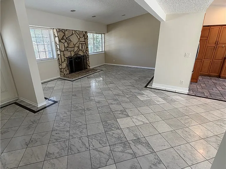 22346 Hartland St — Photo 18