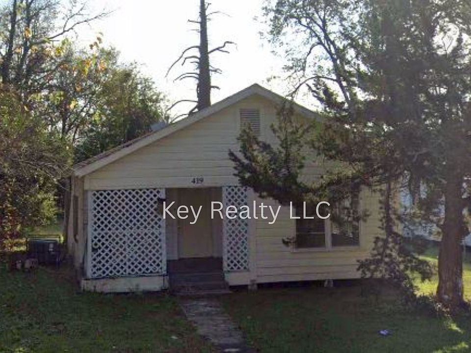 1st image of 419 Douglas St