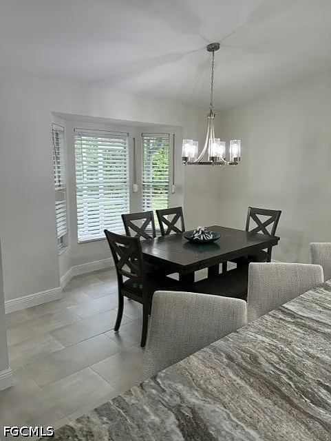 3 bed, 2.0 bath, 1564 sqft, $5,800 — Photo 3