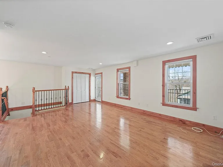 75 Albany St #3 — Photo 10
