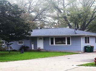 1660 Rowley St, Ely, IA 52227