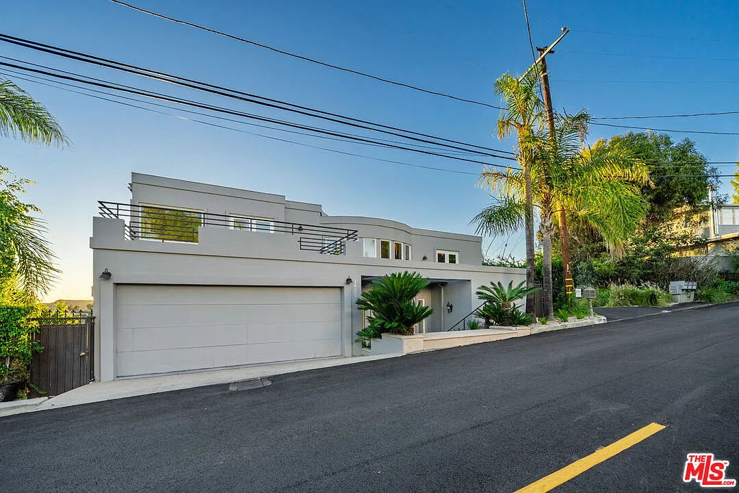 5 bed, 6.0 bath, 5505 sqft, $20,000 — Photo 2