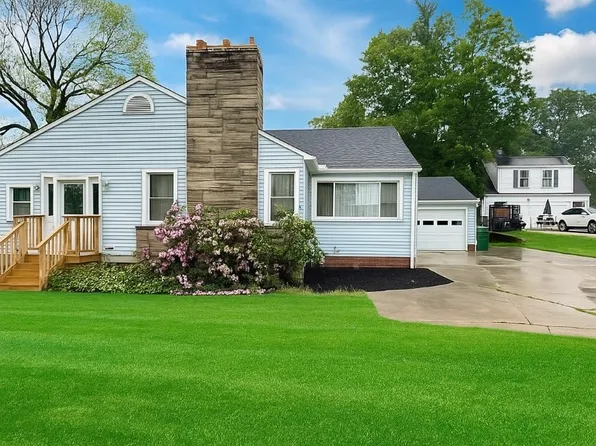 9851 Shepard Rd, Macedonia, OH 44056