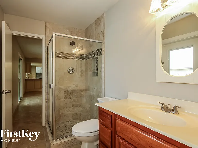 11202 N 38th Ave — Photo 8