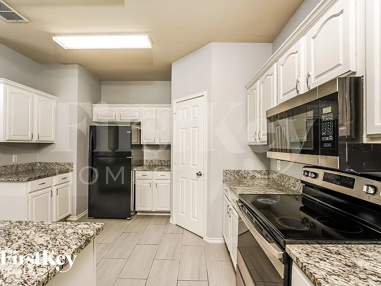 2325 Sumac Ct — Photo 7