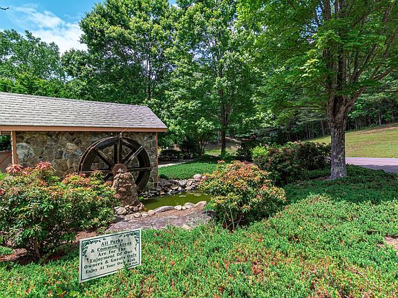 4th image of 1.06 Mountain Creek Hollow Dr