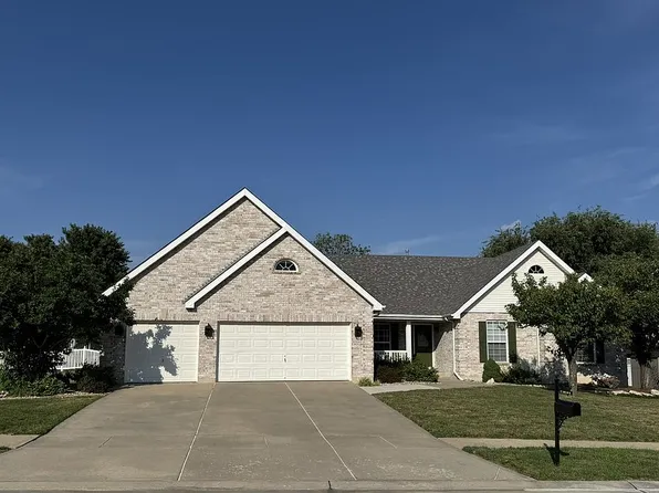 727 Hawk Run Dr, O'Fallon, MO 63368