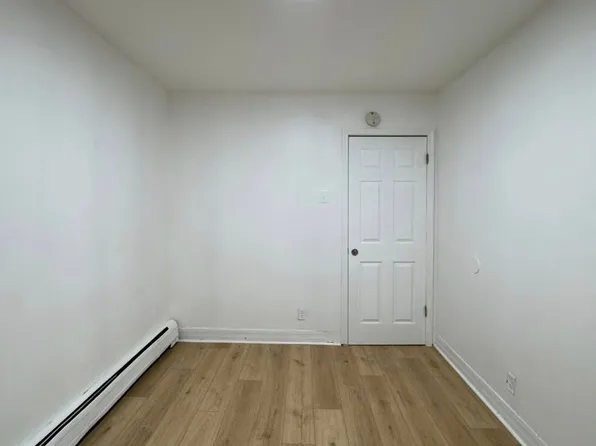 44 Storms Avenue image 5 of 10