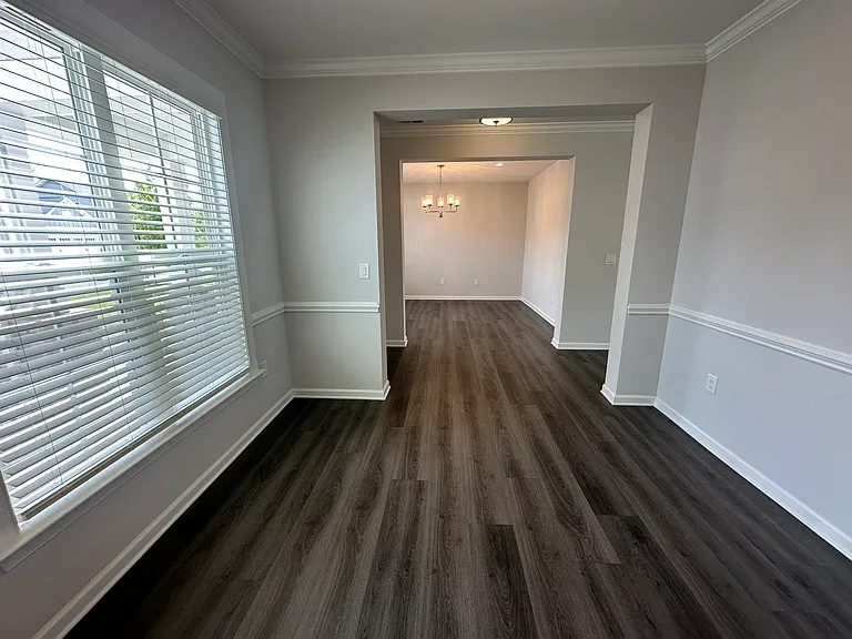 1139 Overlake Dr — Photo 4