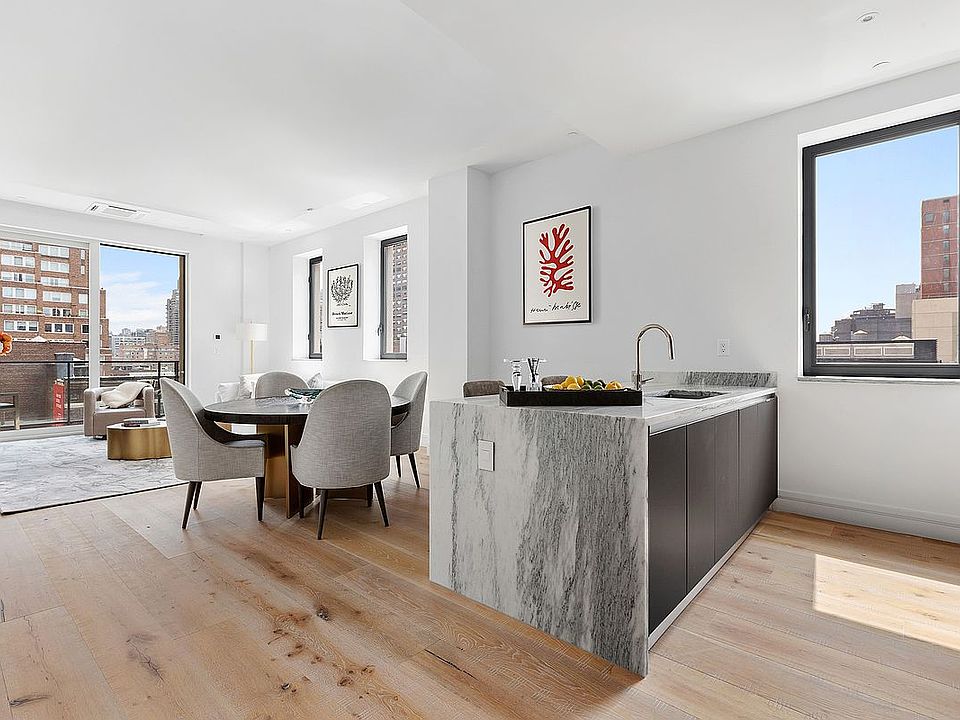 1st image of 305 E 61st St #501