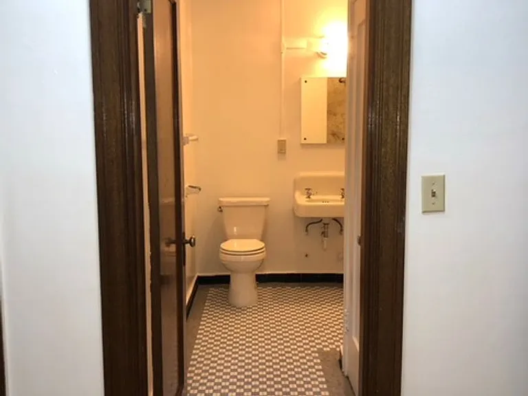 903 Bellevue Pl E — Photo 7