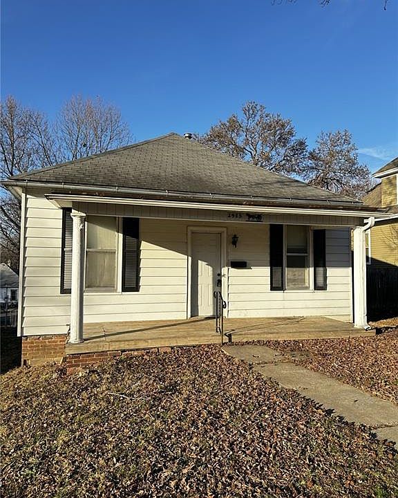 1st image of 2905 Olive St