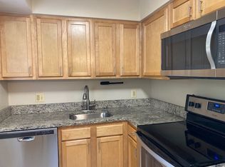 3028 S Abingdon St #B, Arlington, VA 22206