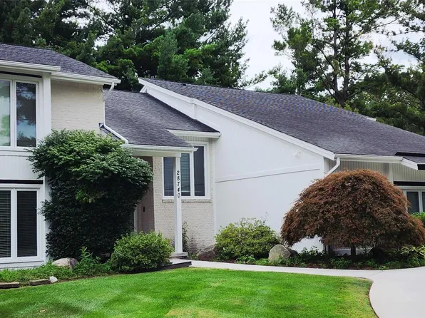 28740 Appleblossom Ln, Farmington Hills, MI 48331