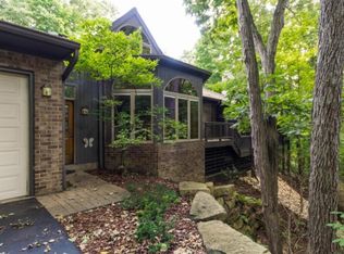 590 Woods Hollow Ln, Powell, OH 43065