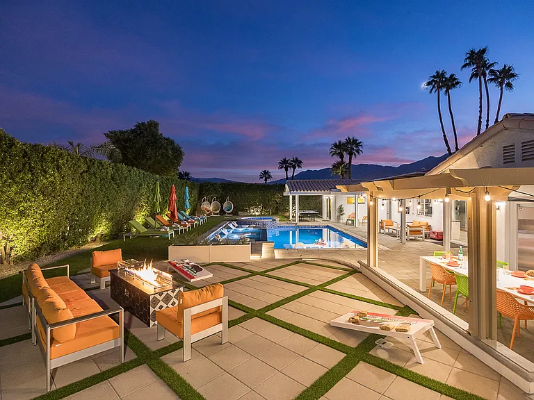 920 N Cerritos Dr — Photo 42